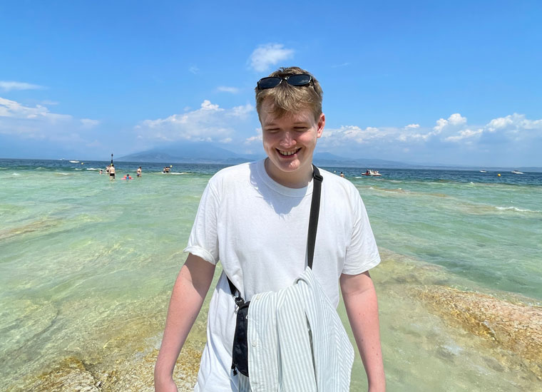 leo on holiday